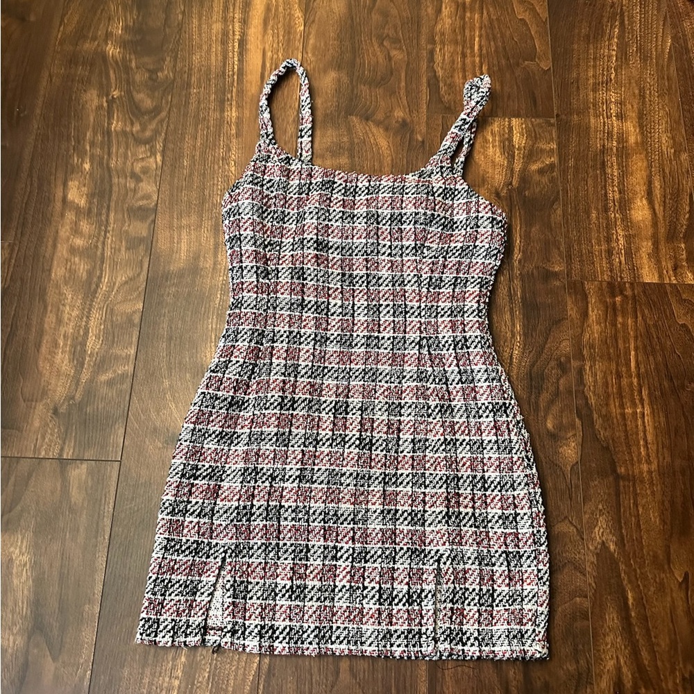 Forever 21 Red and Black and White Sheath Mini Dress